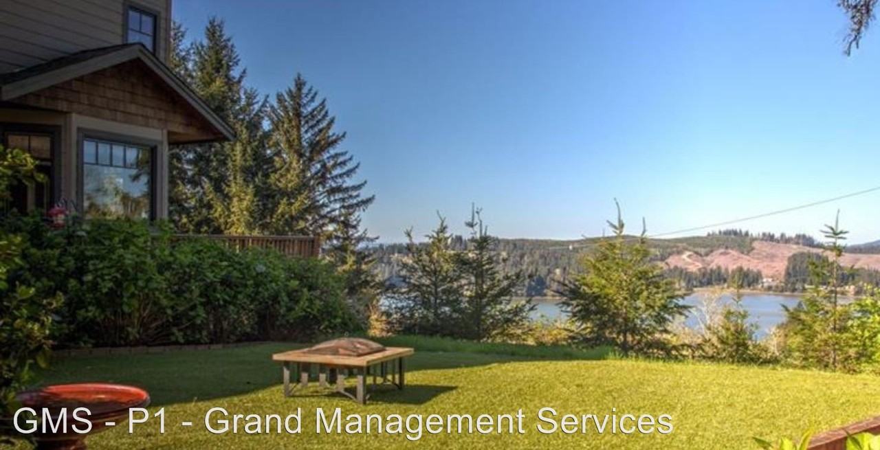 66821 Robin Rd - Photo 3 of 32