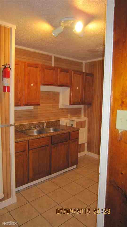 2867 Brewer Ave - Photo 2 of 7