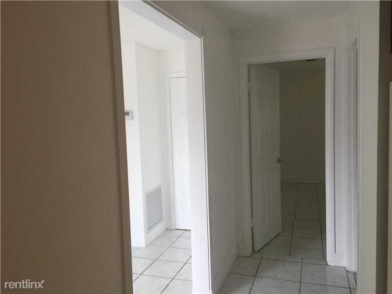 541 E 38th St #2 - Photo 2 of 9