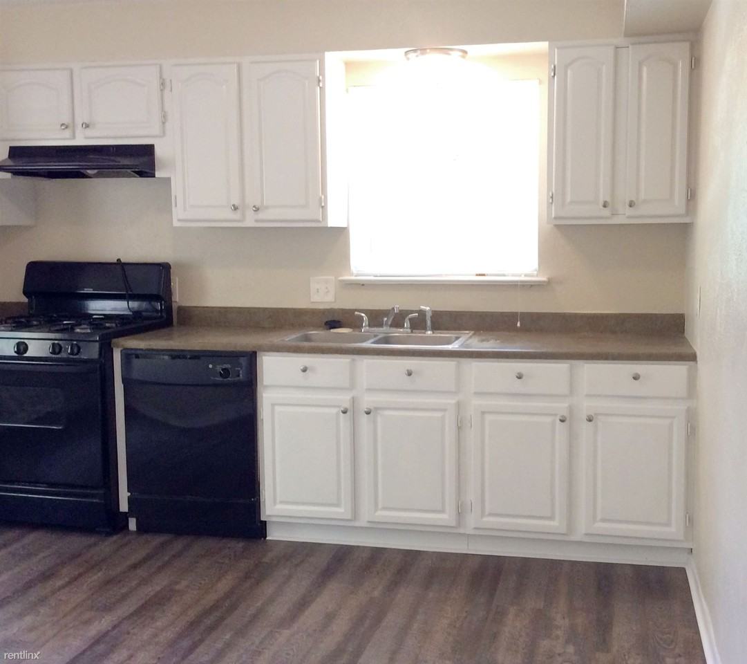 1332 Ridgeview St - Photo 2 of 3