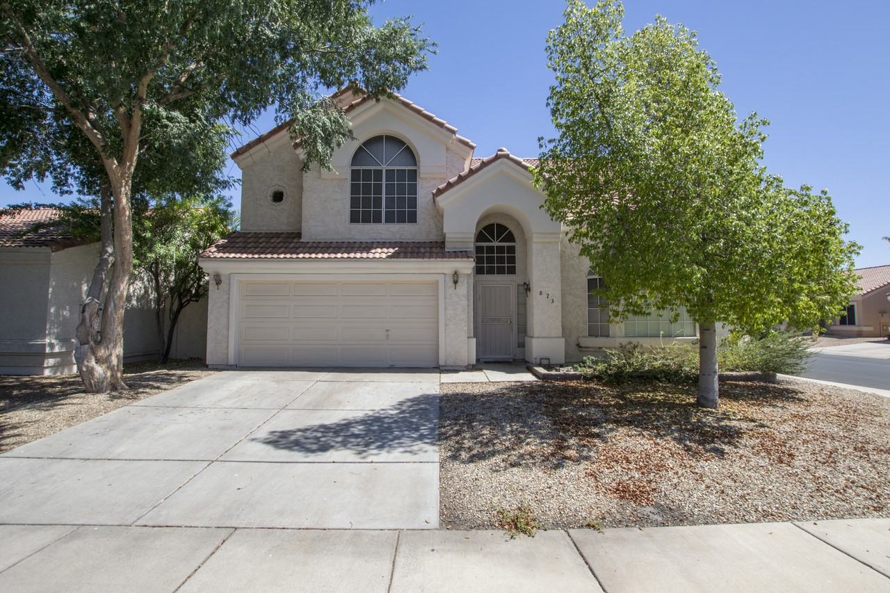 823 W Iris Dr - Photo 2 of 8