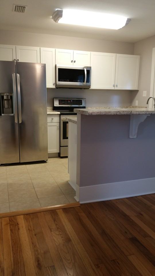 1111 N Hoyle Ave - Photo 3 of 16
