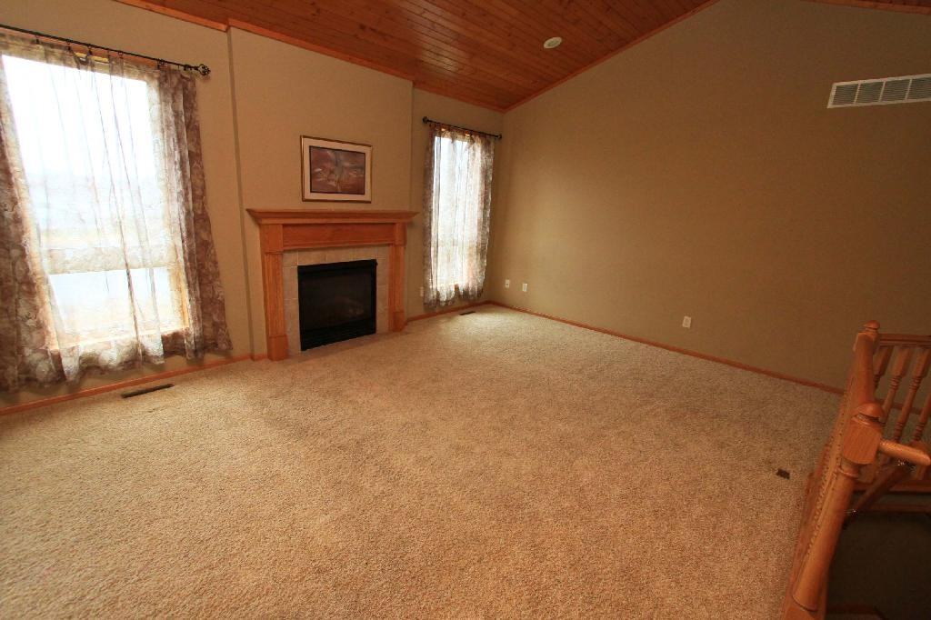 1403 Singing Hills Dr - Photo 3 of 19