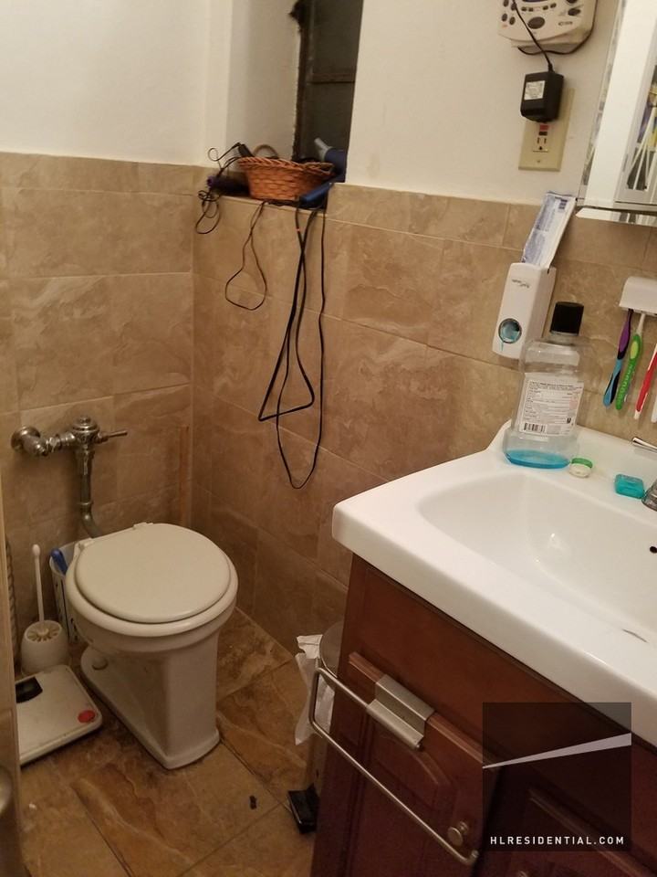 21 81st St 1 - Photo 3 of 16