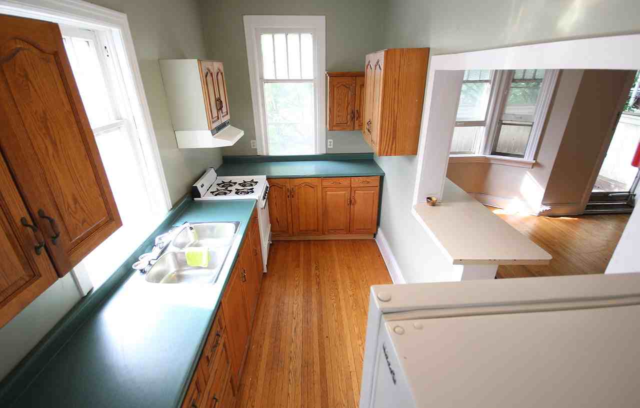 25 Huron Street - Photo 2 of 10