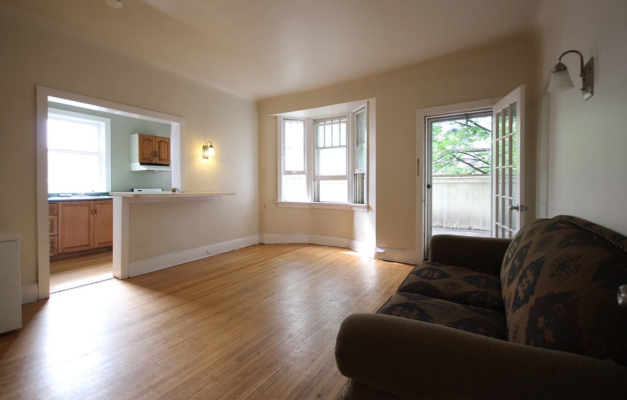 25 Huron Street - Photo 3 of 10