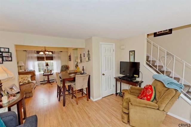 34A Woodcliffe Drive - Photo 3 of 10