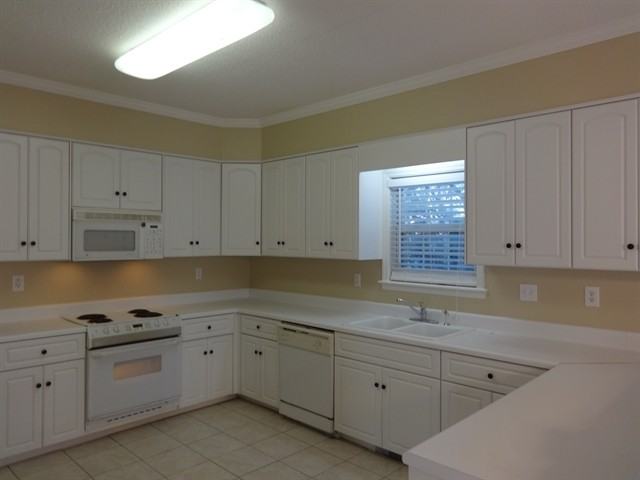 234 Stonington Dr - Photo 3 of 8