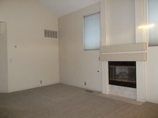 2400 High Point Ct NE - Photo 2 of 17