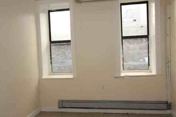 W 159th St