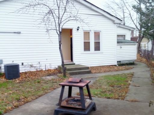 38380 S Beachview Rd - Photo 3 of 33