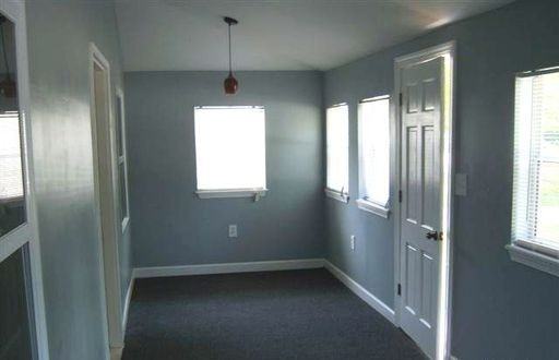 106 Colony Rd - Photo 2 of 8