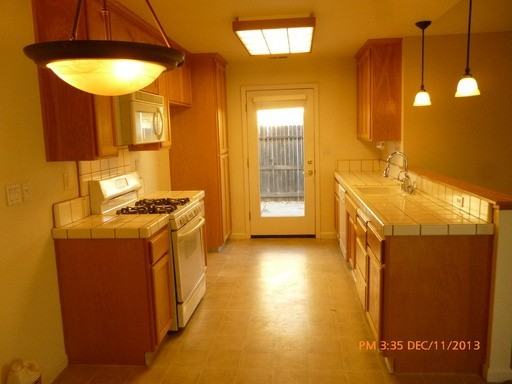 652 Village Dr - Photo 2 of 7