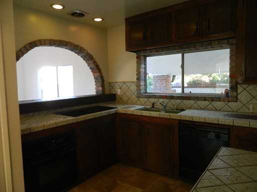 2433 San Marcos Ave - Photo 3 of 12