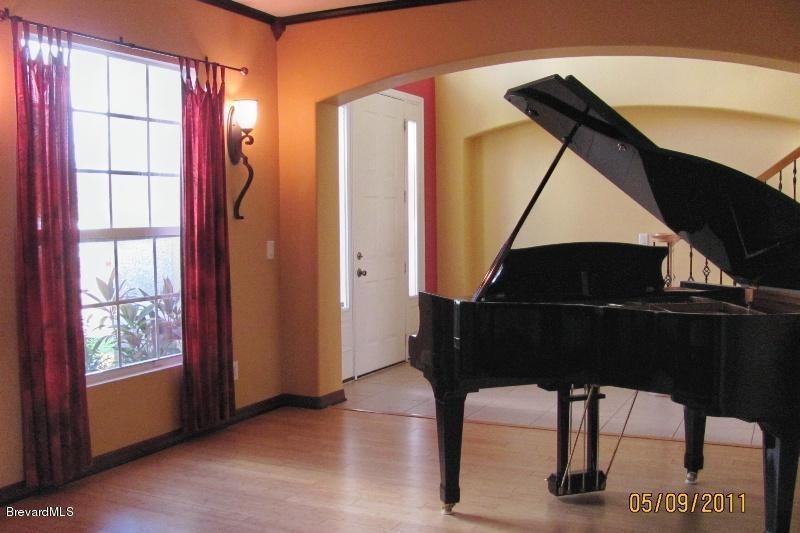 1887 Barrington Cir - Photo 2 of 12