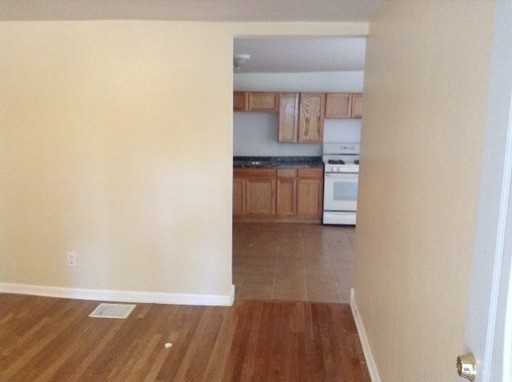 3819 Sangamon St - Photo 3 of 11