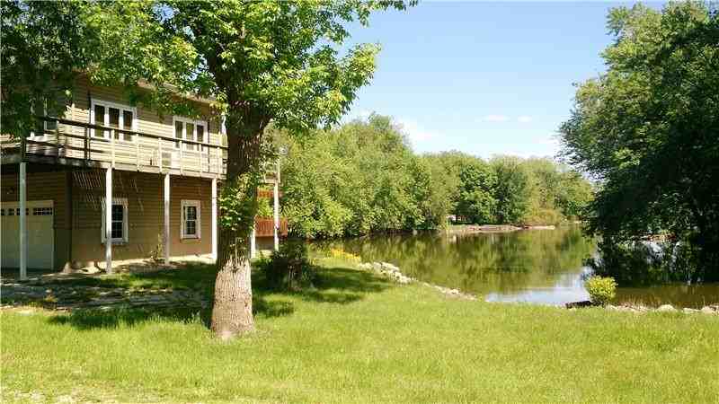 1712 Cottage Row Rd - Photo 2 of 15