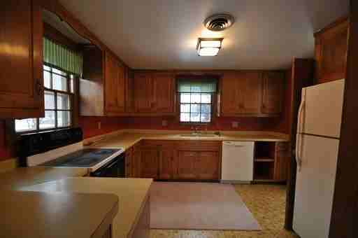 29923 Lakeview Ave - Photo 2 of 23