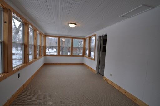 29923 Lakeview Ave - Photo 3 of 23