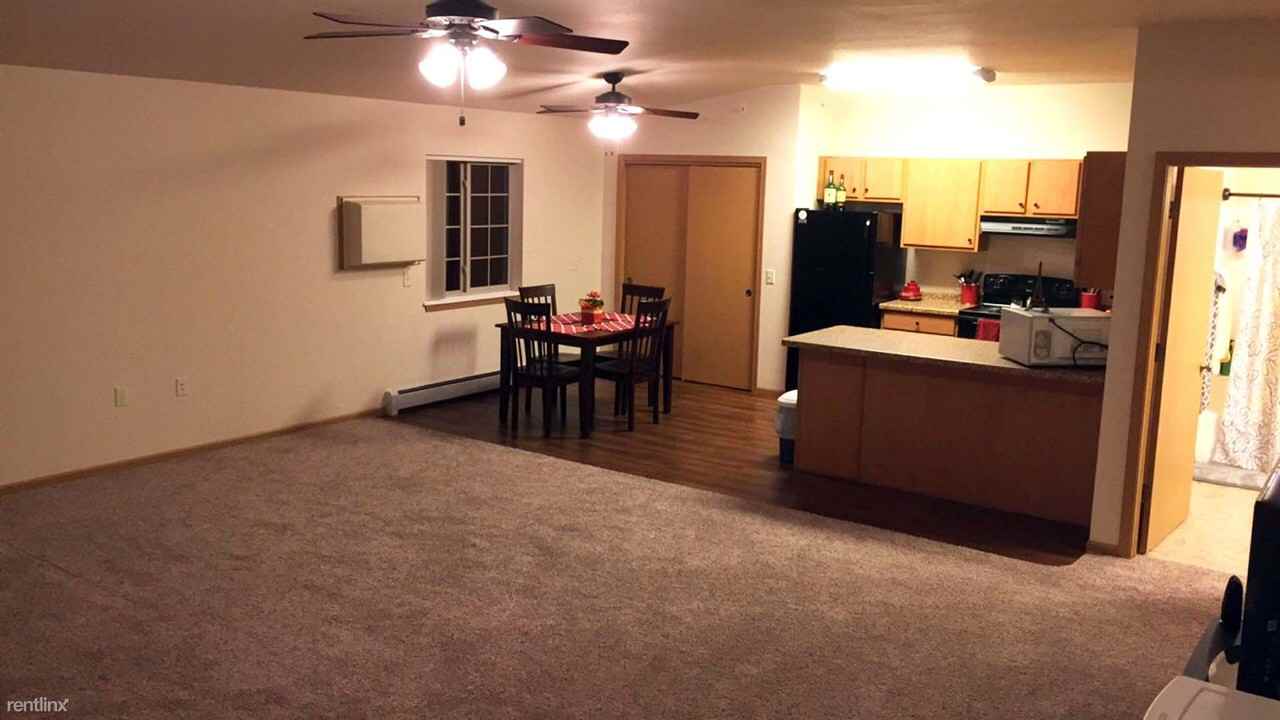 2403 Semling Dr #4 - Photo 3 of 13