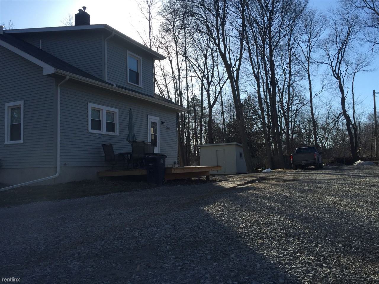 2667 Packard St - Photo 3 of 6