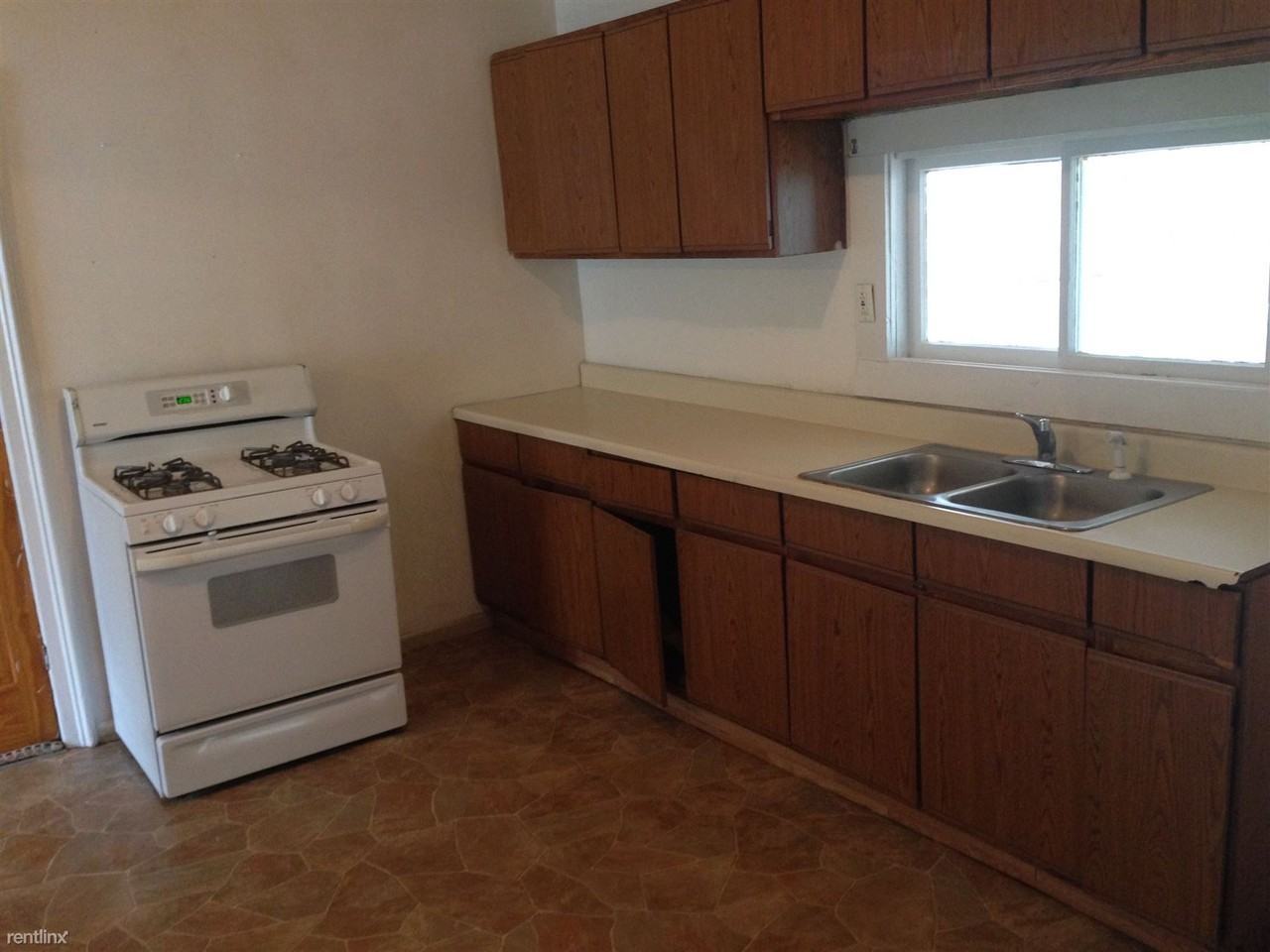 302 E Main St #1 - Photo 3 of 10