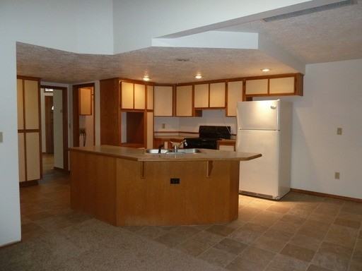 10659 SW Kent St - Photo 2 of 13