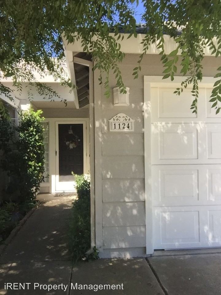 1124 Main Sail Cir - Photo 2 of 18