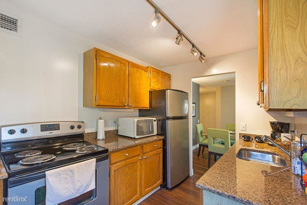 100 W Chestnut St - Photo 2 of 11