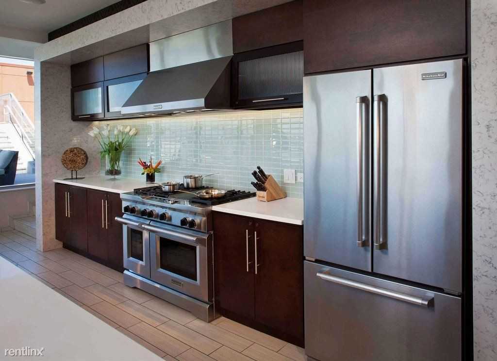 1225 N Wells St - Photo 2 of 12