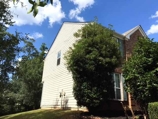 9730 Moss Pointe Path - Photo 2 of 14