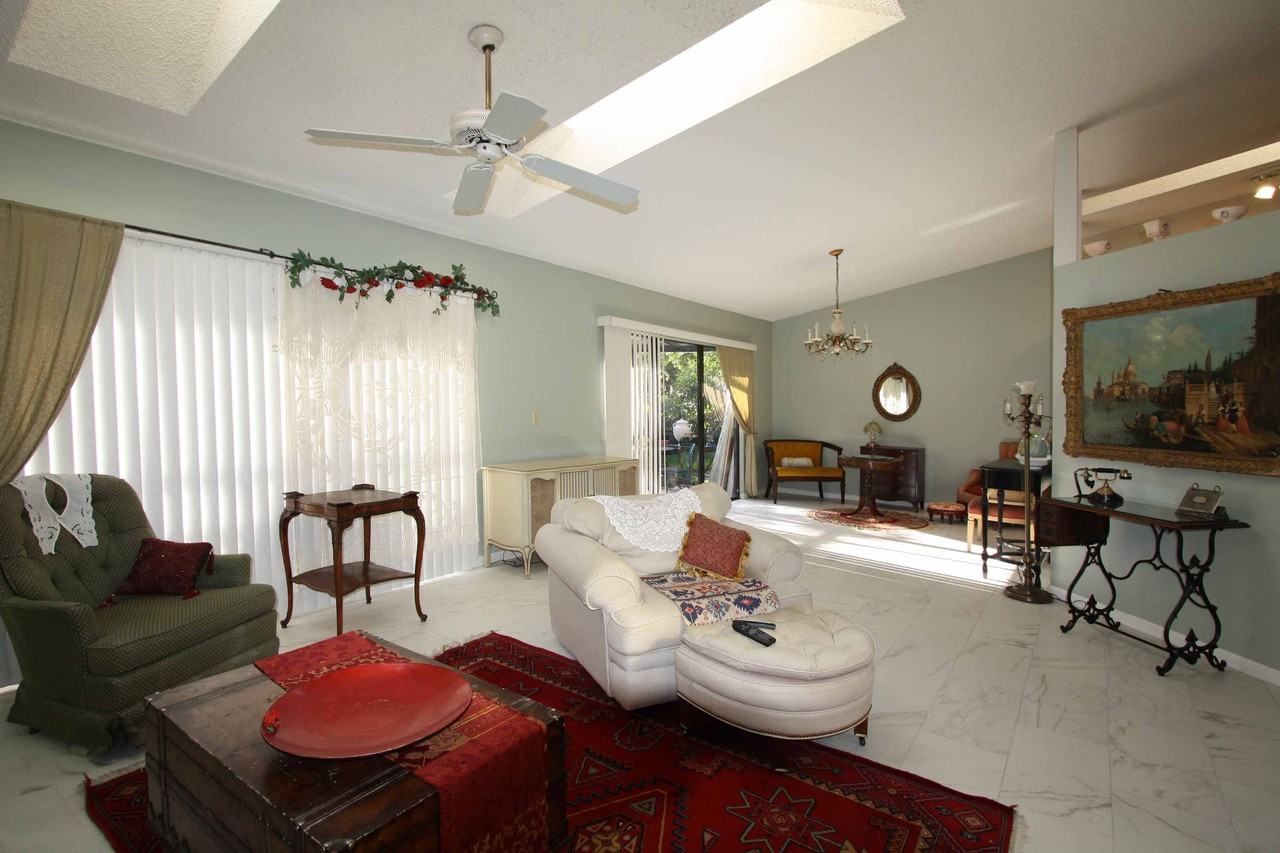 701 Bannock Ln - Photo 3 of 20