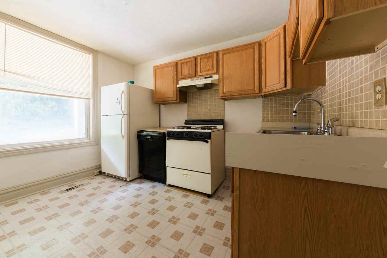 385 Woodruff Street - Photo 2 of 14