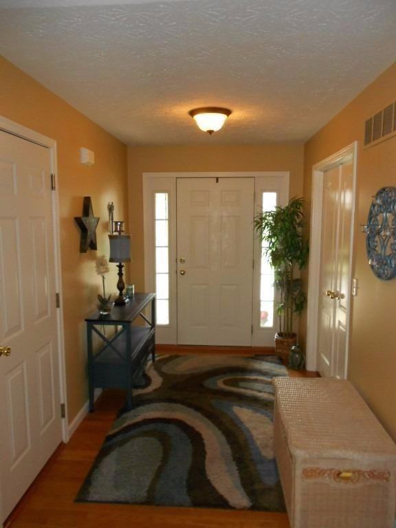 10022 Haven Hill Dr - Photo 2 of 10
