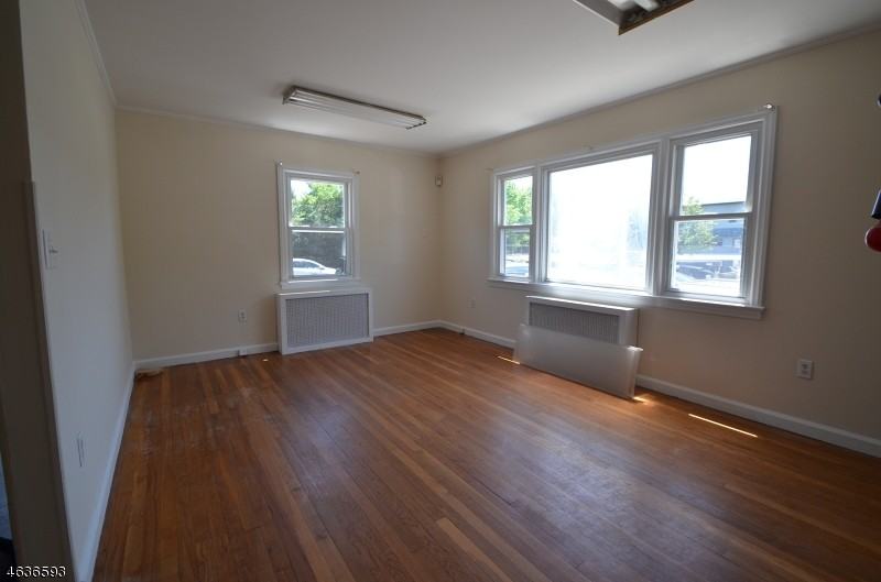 963 Edwards Rd - Photo 3 of 9