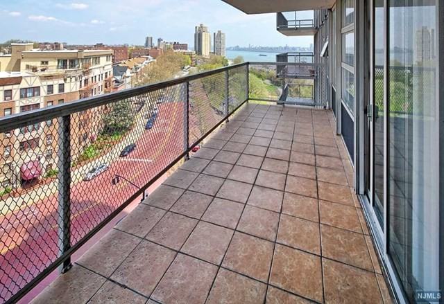 6050 Boulevard E #9D