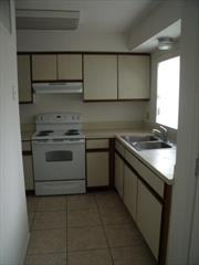 163 Bowie Ln - Photo 2 of 7