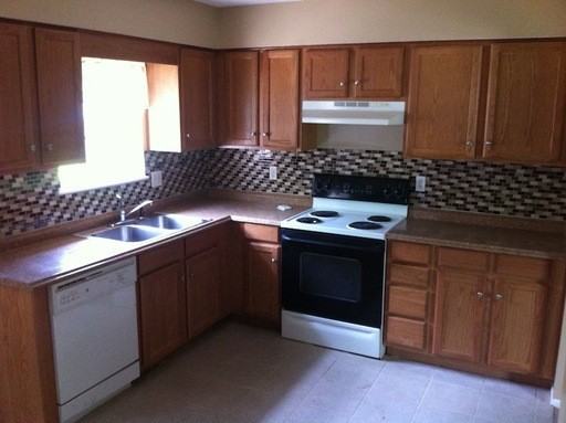 1011 Park Ave - Photo 2 of 10