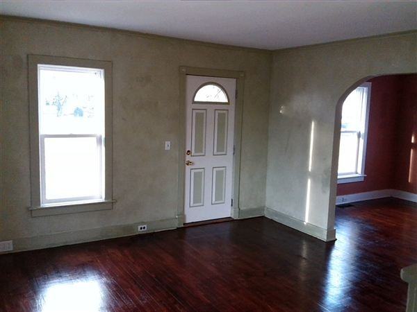 343 E Allegan St - Photo 3 of 5