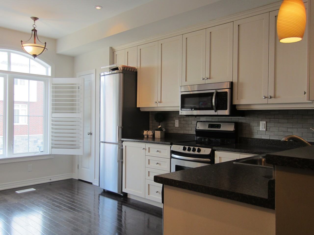 181 Plains Road West - Photo 2 of 10