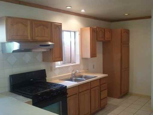 522 N Nopal St - Photo 3 of 25