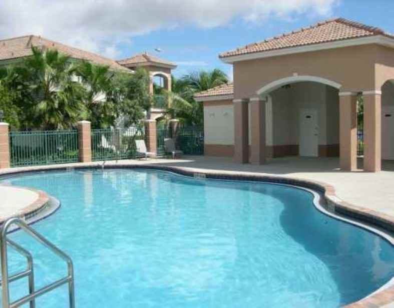 1300 SE 29th St - Photo 2 of 2