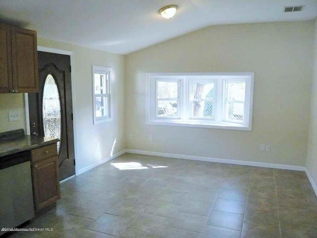 102 Dock Ave - Photo 2 of 15