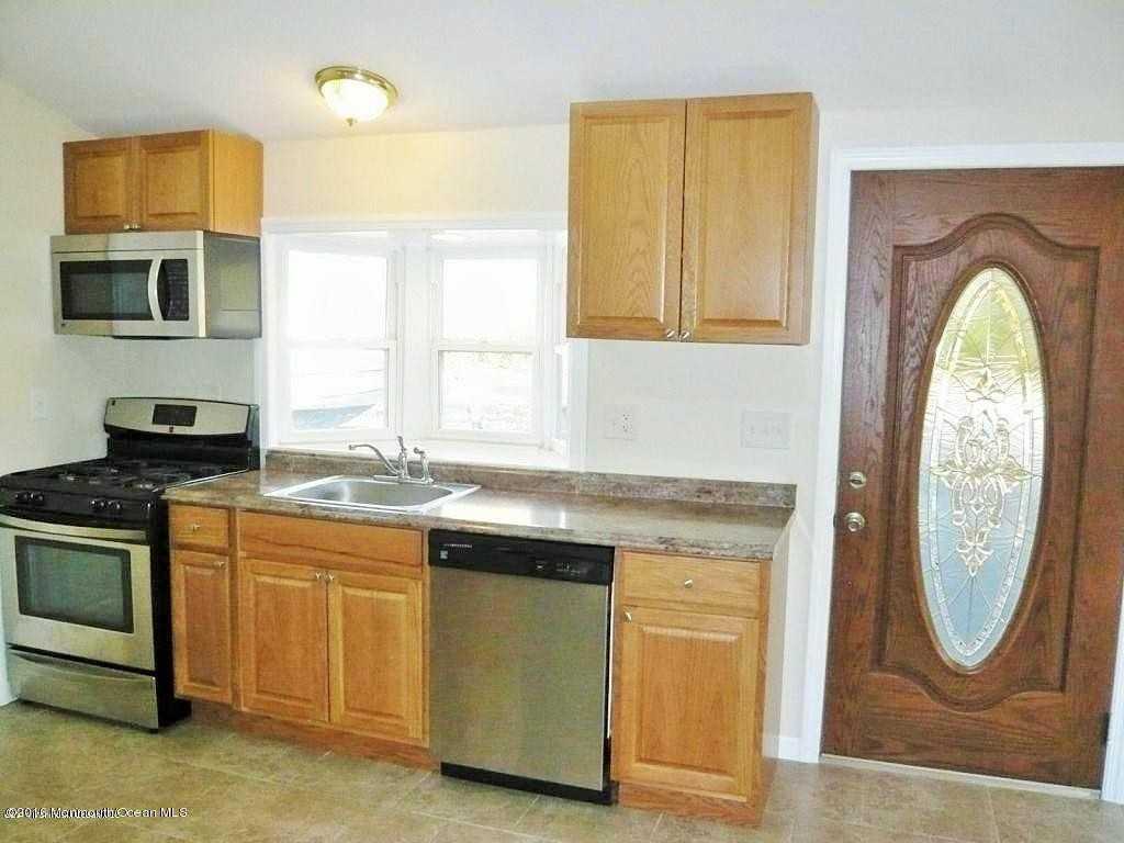 102 Dock Ave - Photo 3 of 15