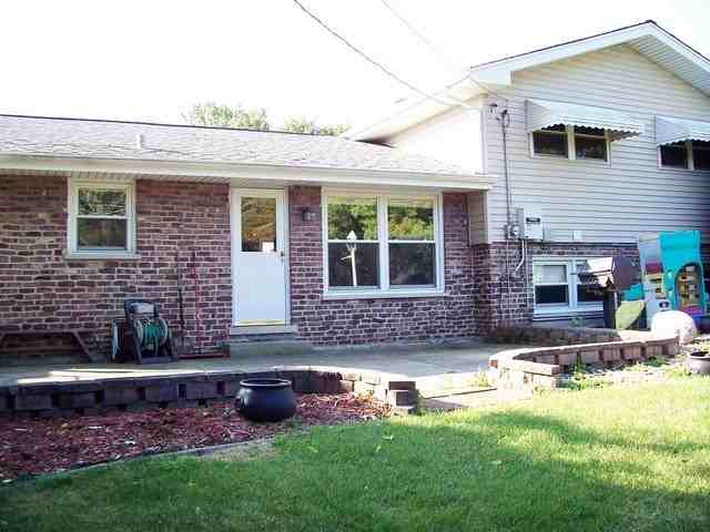 415 Glenys Dr - Photo 2 of 16