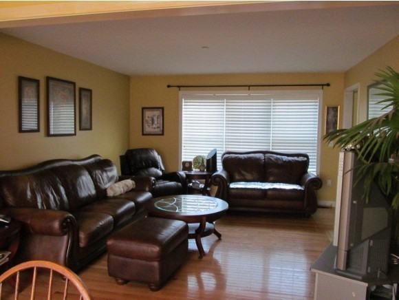 20 Abbey Rd - Photo 2 of 8