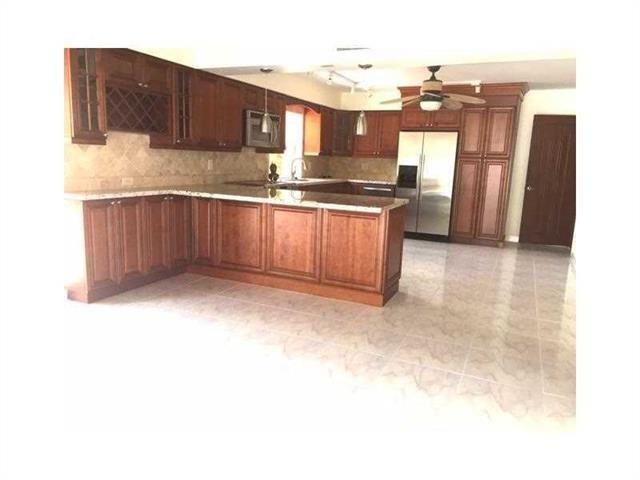 800 Mockingbird Ln - Photo 3 of 8