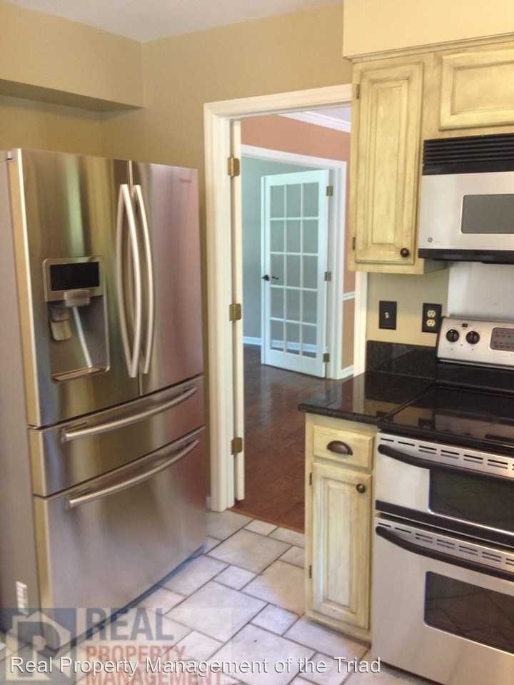 2601 Quaker Landing Rd - Photo 2 of 28