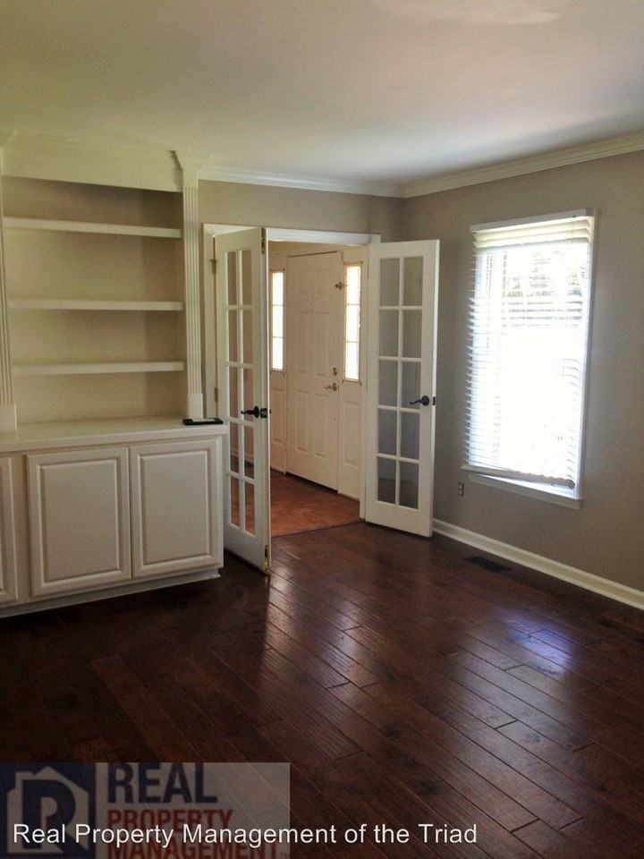 2601 Quaker Landing Rd - Photo 3 of 28