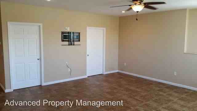 325 Highland Pointe Dr - Photo 3 of 31